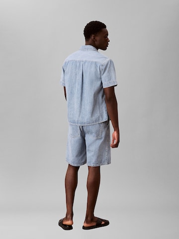 Calvin Klein Jeans Loosefit Shorts in Blau