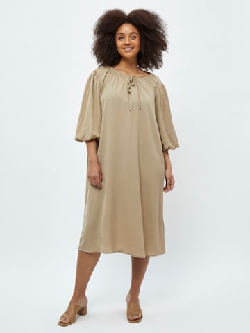 Robe Peppercorn en beige