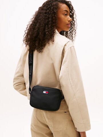 juoda Tommy Jeans Rankinė su ilgu dirželiu