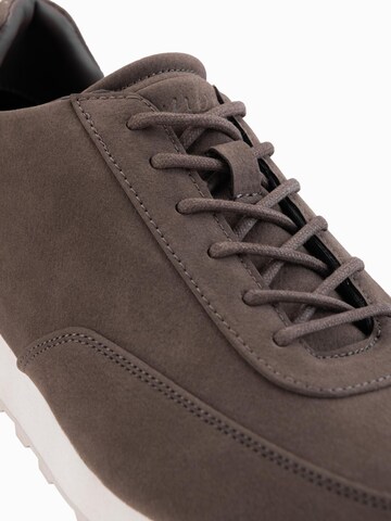 Ombre Sneakers in Brown
