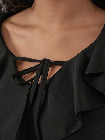 Bigdart Blouse in Black