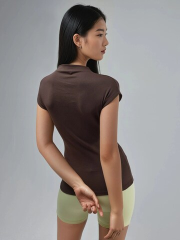 Busem Blouse in Bruin