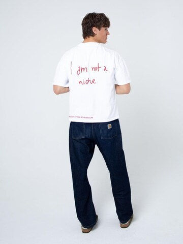 BAYSIDE BOUND Oversized shirt 'THE I AM NOT A NICHE UNISEX OVERSIZE TEE' in White