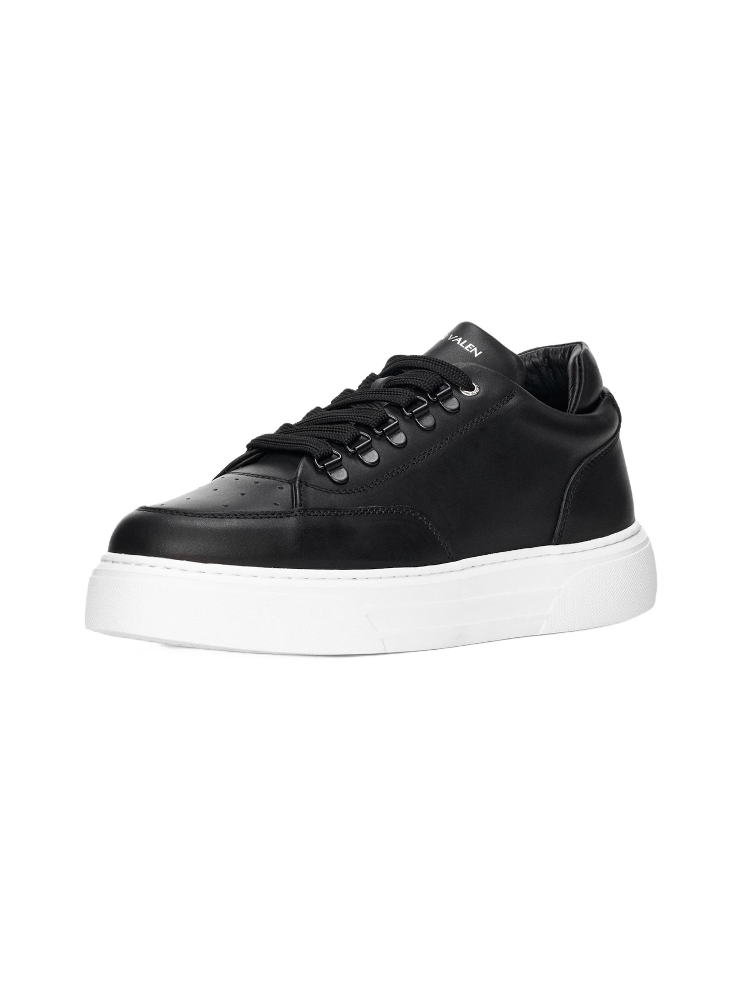 MARTIN VALEN Sneakers laag in Zwart: voorkant