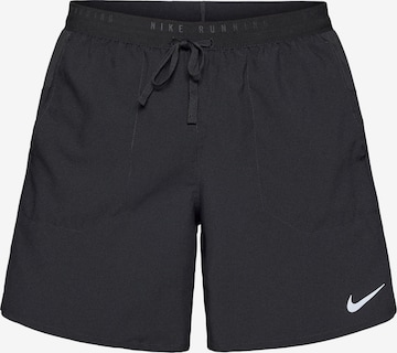 Loosefit Pantalon de sport 'M NK DF STRIDE 7IN BF SHORT' NIKE en noir : devant