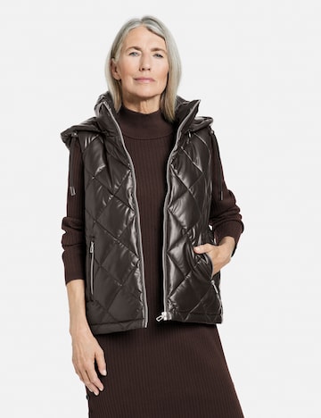 GERRY WEBER Bodywarmer in Bruin: voorkant