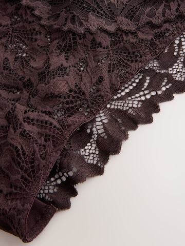 Next Стринг в кафяво