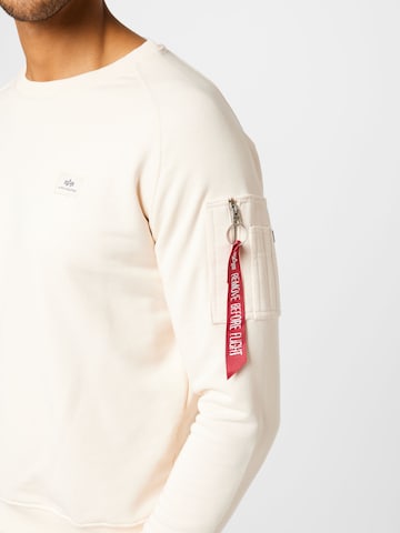 ALPHA INDUSTRIES Sweatshirt i vit