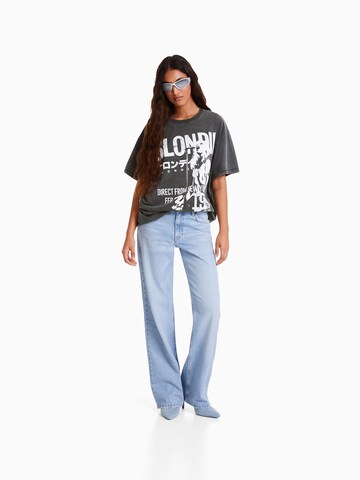 Bershka T-Shirt in Grau
