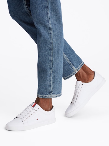 TOMMY HILFIGER - Sapatilhas baixas 'ICONIC' em branco
