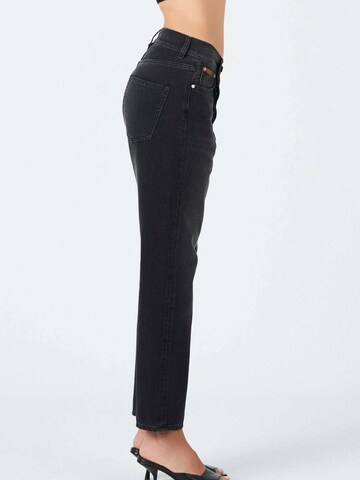 No44 Tapered Jeans 'Crossover Jean Black'‌‌ in Schwarz