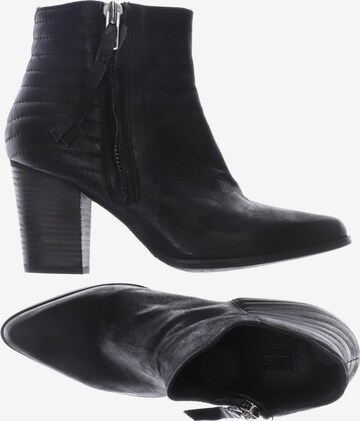 Billi Bi Dress Boots in 40 in Black: front