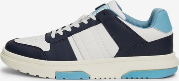 Tommy Jeans Sneakers in White: front