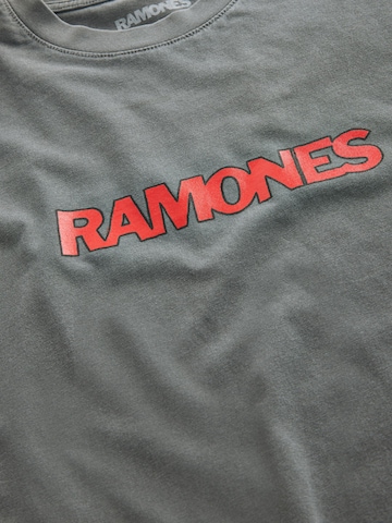 T-Shirt Next en gris