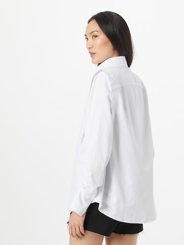 Trendyol - Blusa em branco