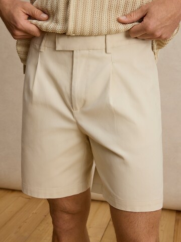 DAN FOX APPAREL Regular Панталон с набор 'Hermann' в бяло