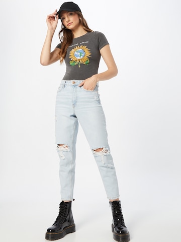 T-shirt 'SENSITIVE NATURE BABY' BDG Urban Outfitters en gris