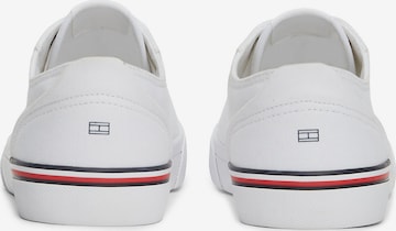 Baskets basses TOMMY HILFIGER en blanc