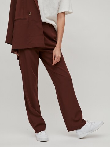 VILA Loosefit Hose 'Sally' in Braun: Vorderseite