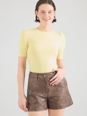 Maglietta 'ONLLive Love' di ONLY in giallo: frontale