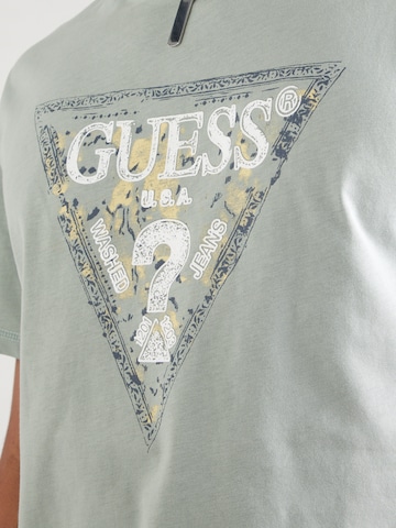 GUESS Μπλουζάκι σε γκρι