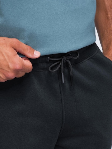Ombre Regular Sports trousers in Black