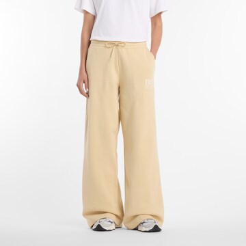 new balance Wide leg Pants in Beige: front