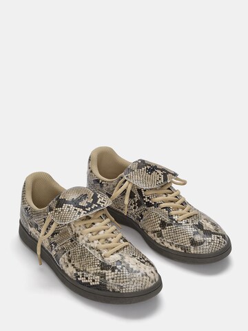 Pull&Bear Sneaker in Beige