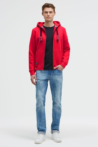 CAMP DAVID Zip-Up Hoodie in Red