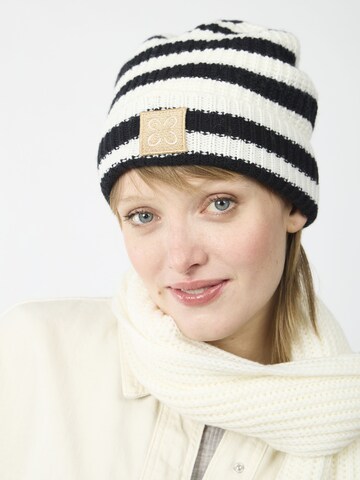 CODELLO Beanie in White: front