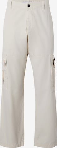 Calvin Klein Jeans Loose fit Cargo Pants in Beige: front