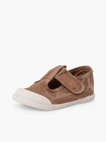 Pisamonas First-Step Shoes in Brown: front