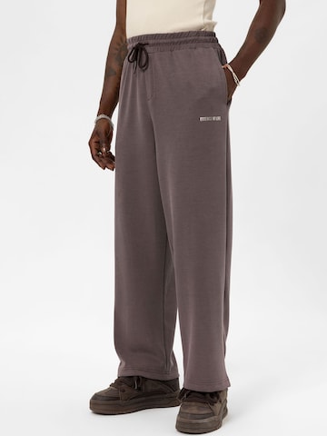 Loosefit Pantaloni 'Japanese Anemone' di VAMOS CLO in marrone