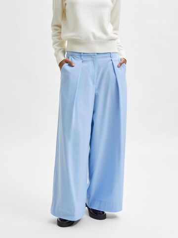 SELECTED FEMME Wide leg Pleat-Front Pants 'Charlotte' in Blue: front