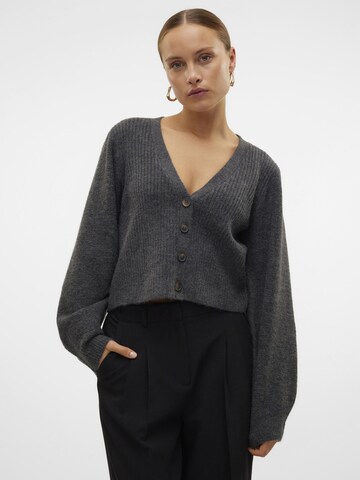 VERO MODA Cardigan 'MAY' i grå