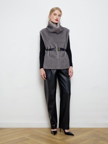 BASSIA Weste 'Faux-mink-fur gray dickey'‌‌‌‌‌‌‌‌‌ in Grau