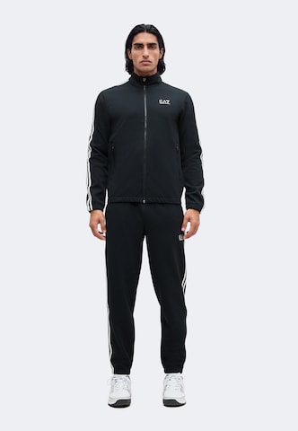 Trening de la EA7 Emporio Armani pe negru