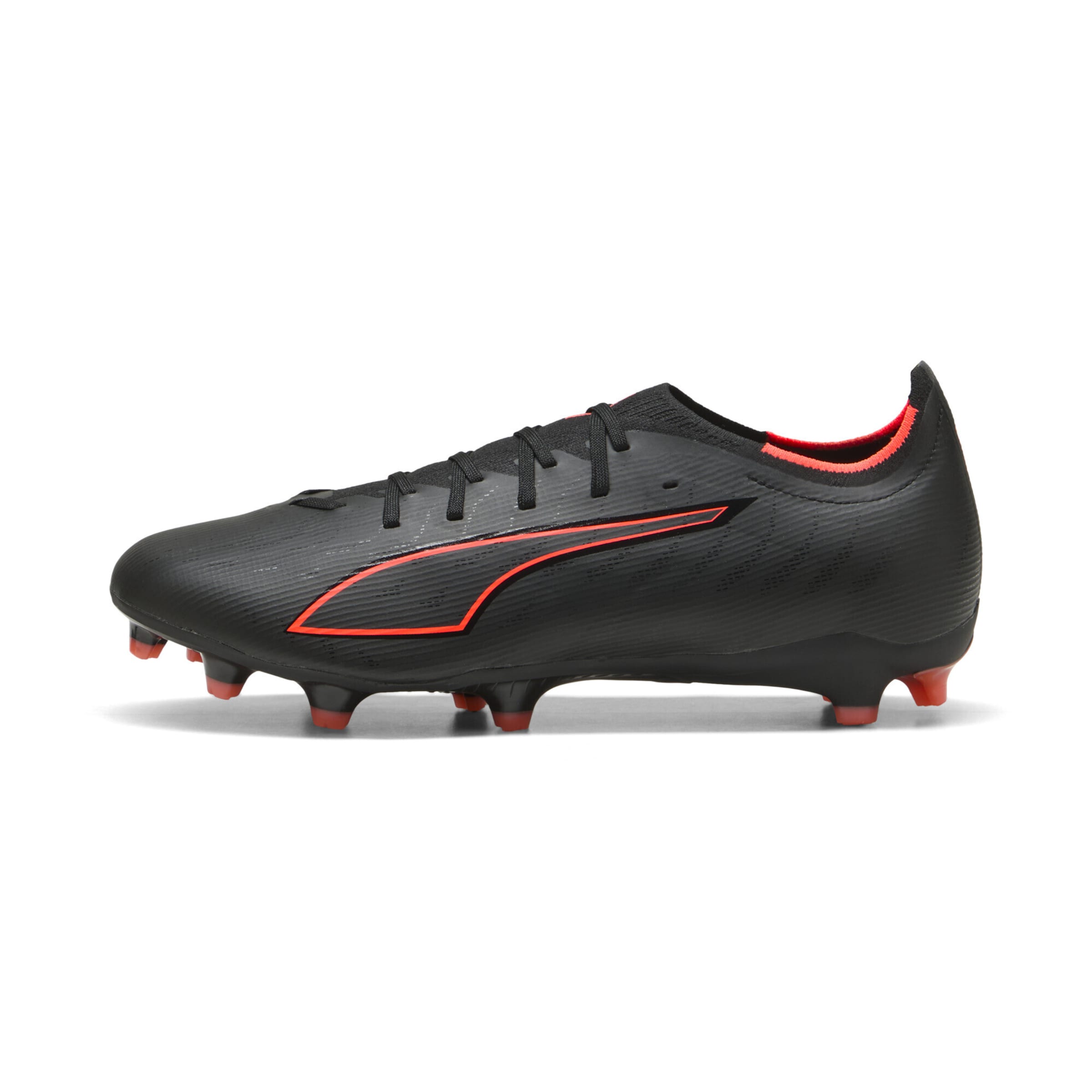 PUMA Soccer shoe 'Ultra 6 Match' in Black: front