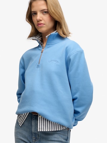 Superdry Sweatshirt 'ESSENTIAL' i blå