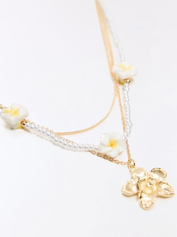 Bershka Necklace in Gold