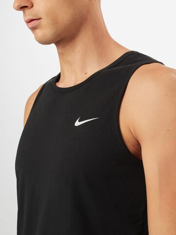 NIKE - Regular Fit Camisa funcionais em preto