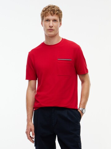 TOMMY HILFIGER Shirt in Red: front