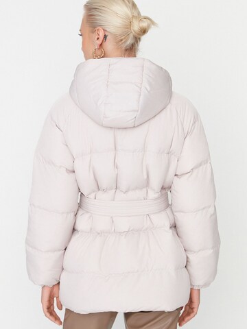 Trendyol - Casaco de inverno em cinzento
