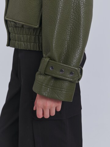 AEMMI - Chaqueta de entretiempo en verde