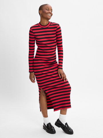 Noisy may Dress 'Melinor' in Red: front
