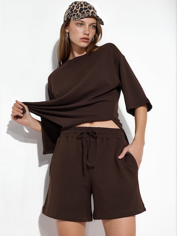 Loosefit Pantaloni di Busem in marrone