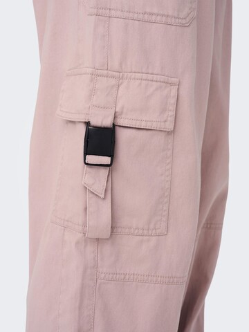 Effilé Pantalon cargo 'STINE' ONLY en rose