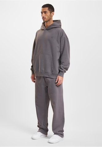 DEF Sweatshirt in Grau