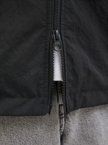 Veste mi-saison Jack & Jones Junior en noir