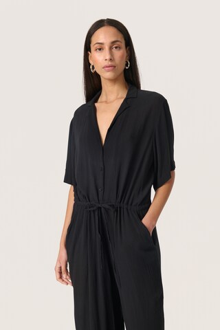 SOAKED IN LUXURY Jumpsuit in Schwarz